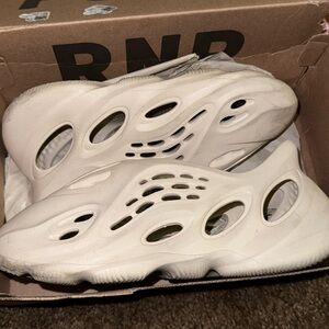 Yeezy foam runners 100% authentic